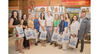 An excursion for bloggers was held at the confectionery factory "Vanyushkin Sweets" as part of a blog tour organized by the Regional Management Center
