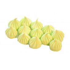 Airy pistachio meringues